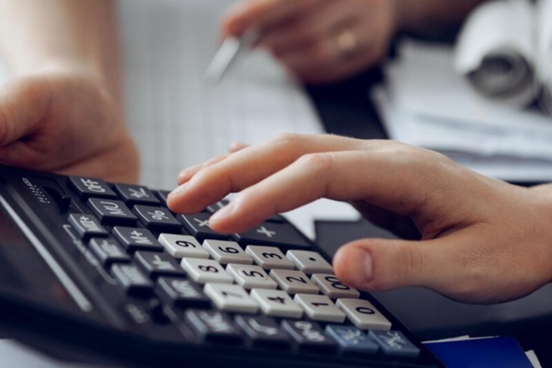 Jak Krajowy System e-Faktur rewolucjonizuje działalność biur rachunkowych?